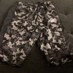 Nike Windbreaker Camo pants